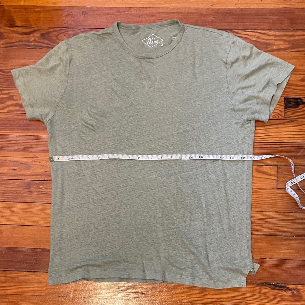 Alex Crane men’s medium Linen Green Short Sleeve Tee